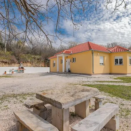 Villa Yellow Sun